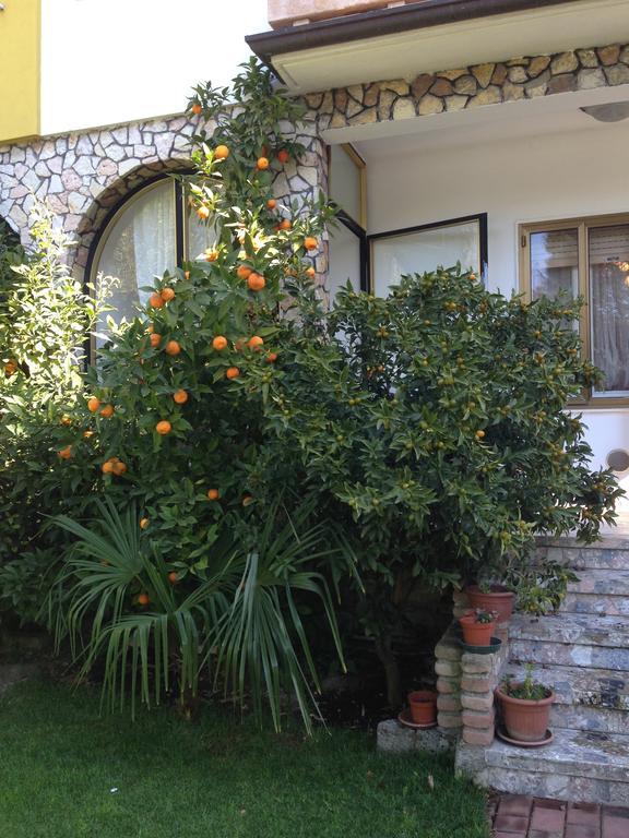 B&B Villa Lina Desenzano del Garda Exterior foto